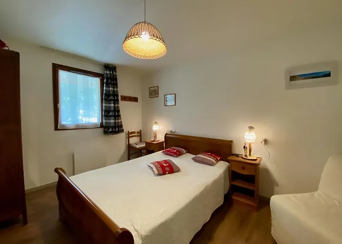Charmant Logement De Plein Pied Avec Piscine 2*