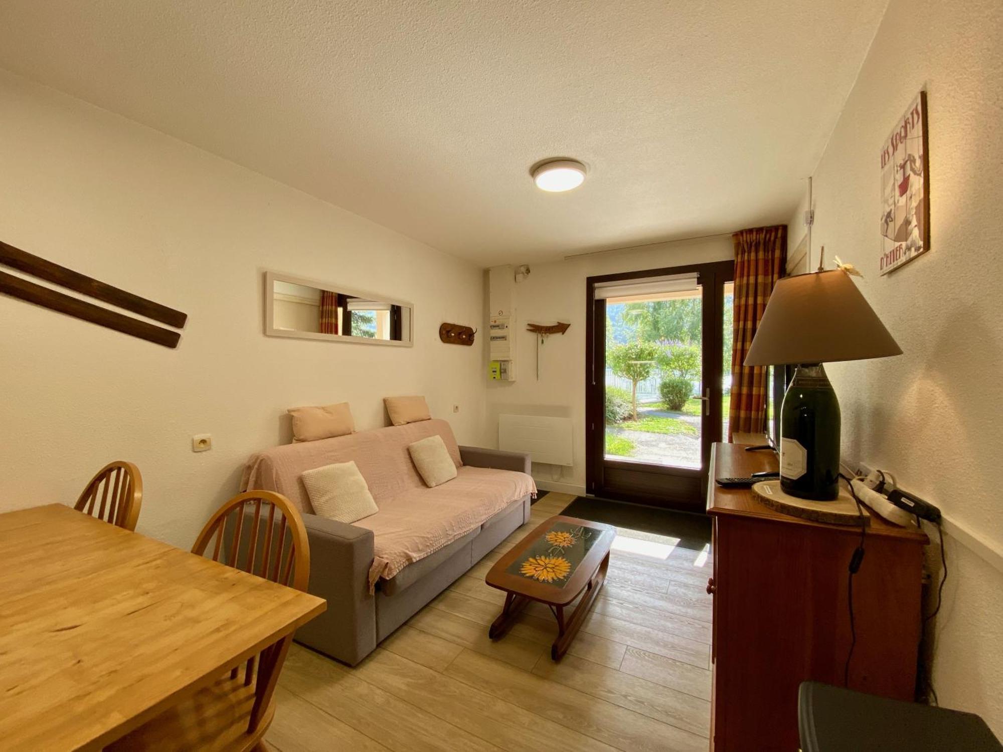 Apartment De Plein Pied Avec Piscine 2* *